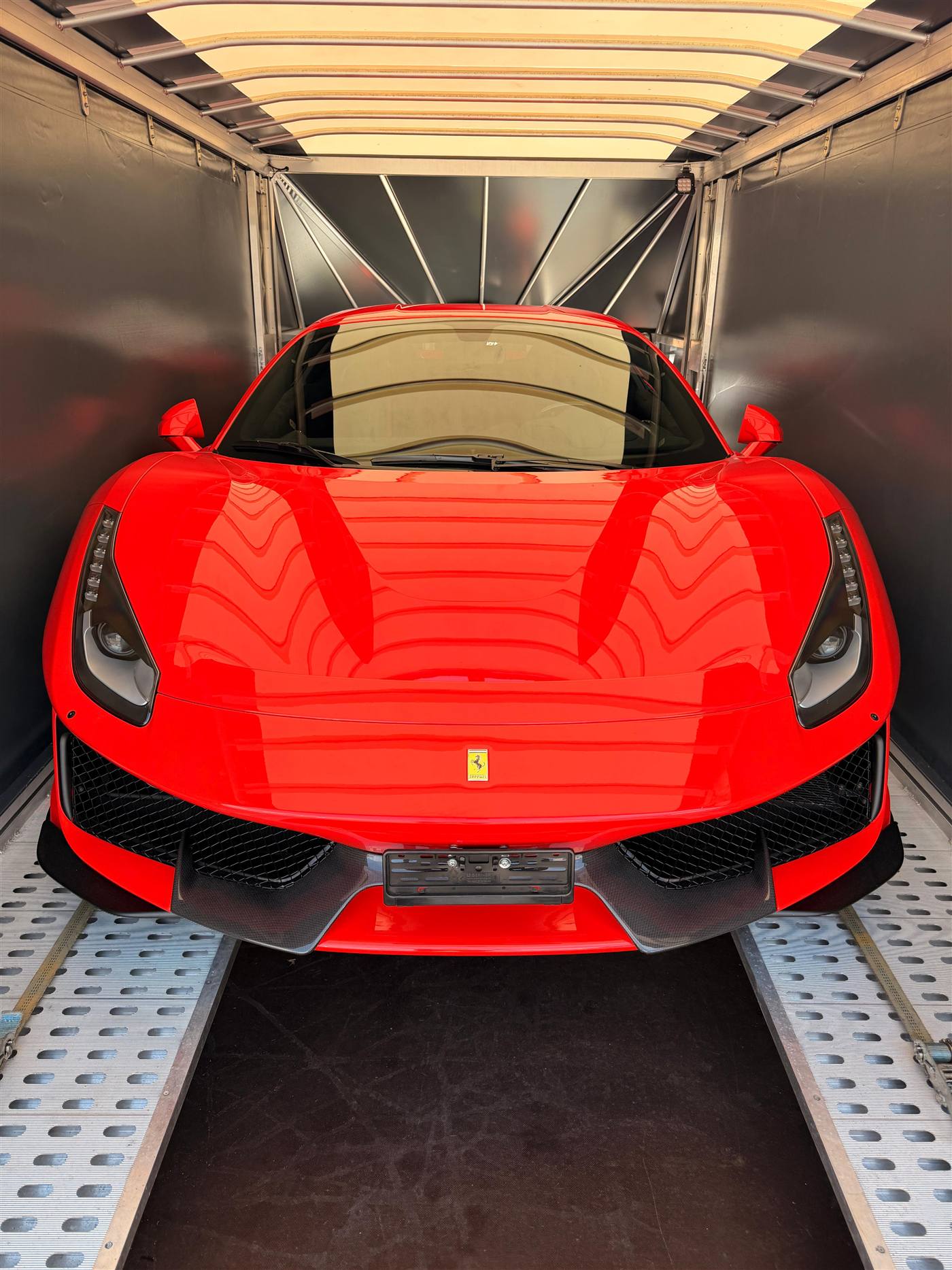 Ferrari 488 GTB Transport